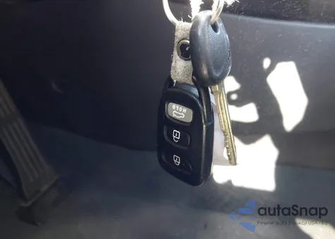 2013 Hyundai Elantra Gls z USA, uszkodzony, nr VIN 5NPDH4AE4DH169930